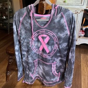 NWT LARGE HOODED LADIES PULLOVER